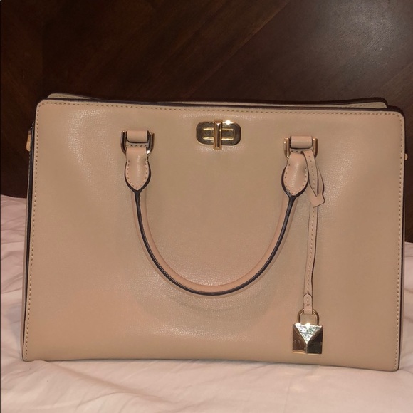 Michael Kors purse - Picture 1 of 3